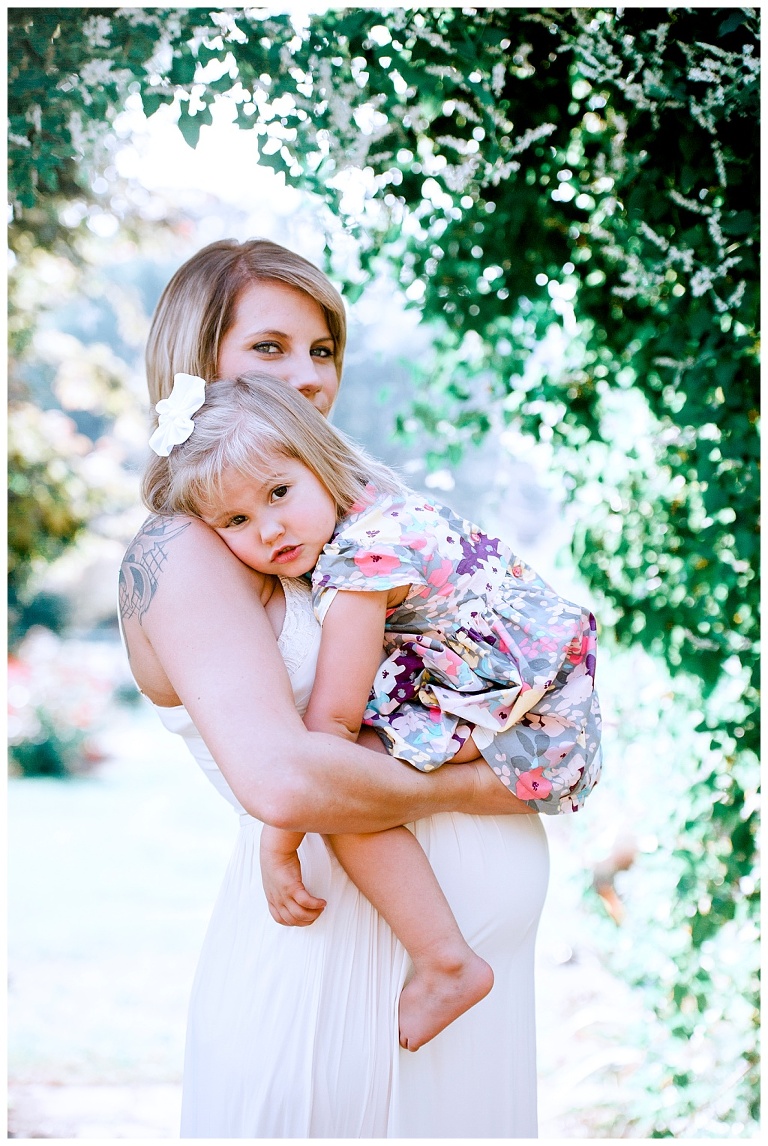 Pittsburgh maternity session at Renziehausen Renzie Park Rose Garden