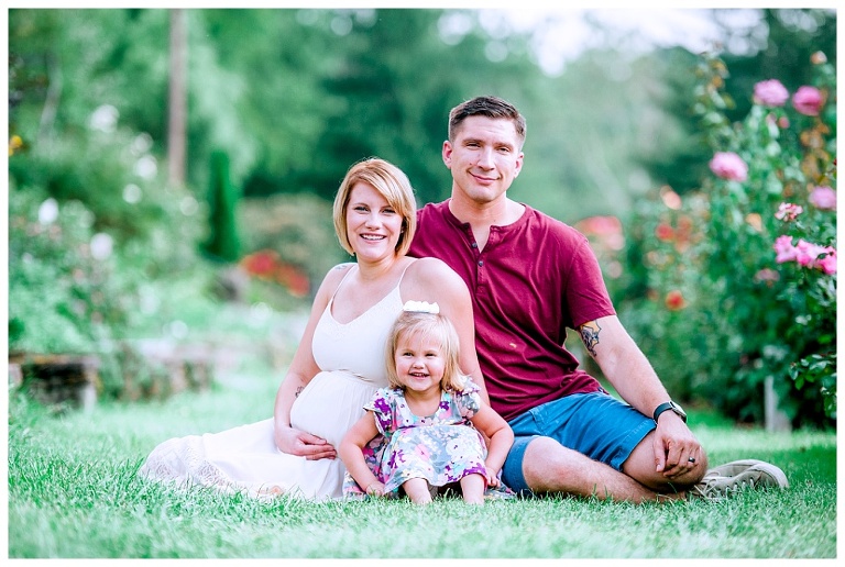 Pittsburgh maternity session at Renziehausen Renzie Park Rose Garden